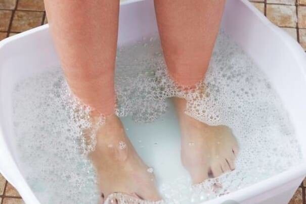 A körömgomba kezelése népi gyógyszerekkel